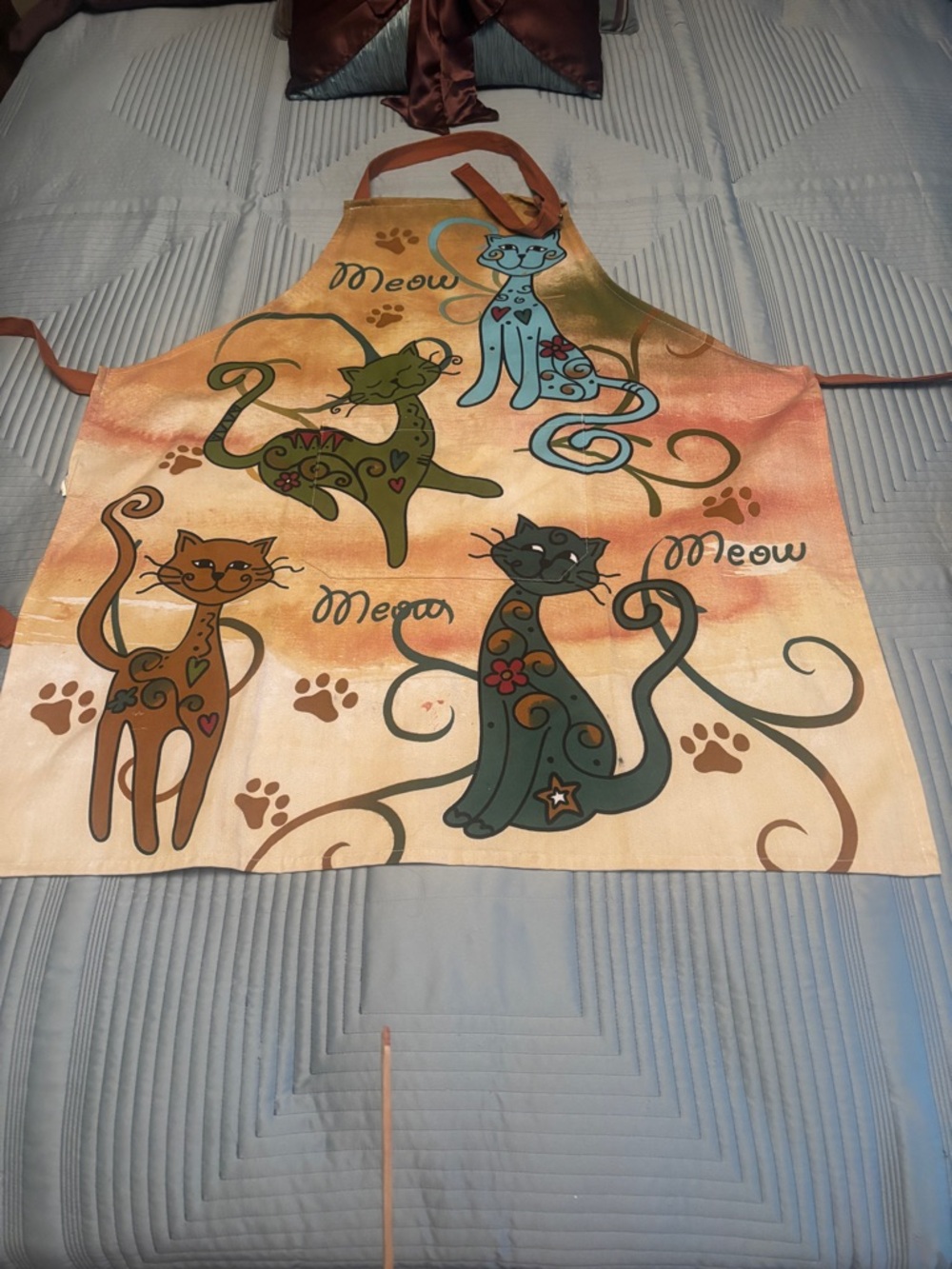 Apron, cat’s meow